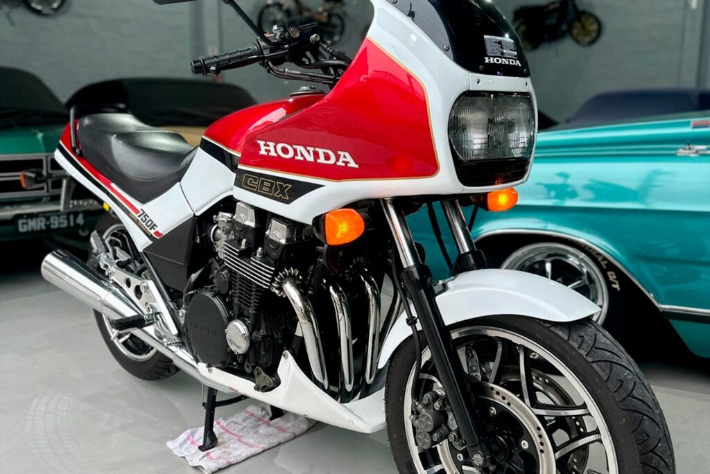 Honda HONDA CBX-750F 7 GALO Gasolina 0 portas, câmbio Manual em São Paulo -  Yellow Car Multimarcas